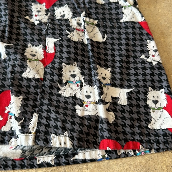 Women’s scrub HQ. Scrub top size large - Picture 2 of 6